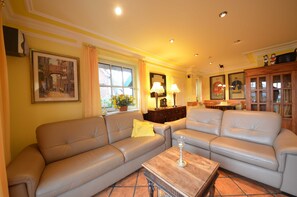 TV - 17b church house 5 pers. left corner in front - Reeth��user 17 / Fam. Kr��ning / TZR (Gager)