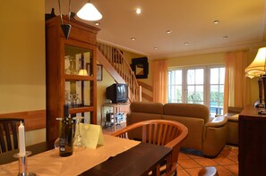 Dining - 17b church house 5 pers. left corner in front - Reeth��user 17 / Fam. Kr��ning / TZR (Gager)