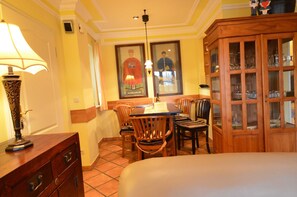 Unclassified image, 4 of 70, button