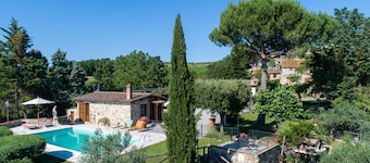 Ferienhaus mit Pool