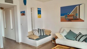 Télévision, livres, chaîne hi-fi