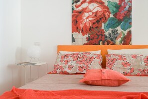 2 habitaciones, tabla de planchar con plancha, cuna de viaje y wifi 