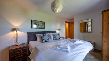 4 Schlafzimmer, Bügeleisen/Bügelbrett, kostenloses WLAN, Bettwäsche