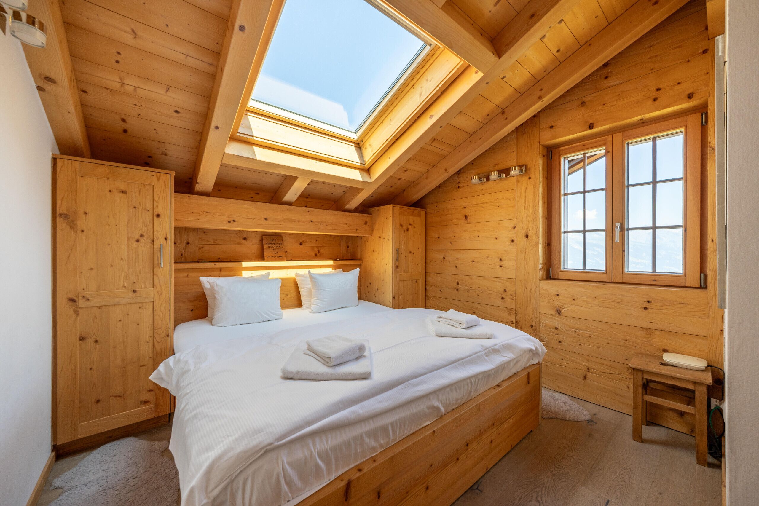4 habitaciones, tabla de planchar con plancha y wifi gratis 