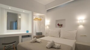 Economy Double Room - Livin Santorini (Santorini)