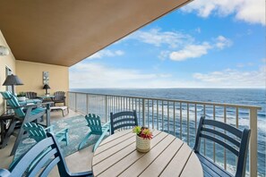 Outdoor dining - Crystal Shores West 1105-Great Rates! Don't Wait to Reserve a Beach Vacation & M (Gulf Shores)