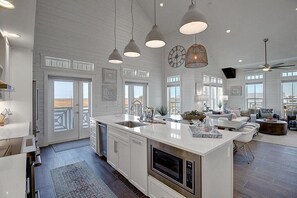 Fridge, microwave, oven, stovetop - Luxe Townhome@Cinnamon Shore w/ Easy Access to Resort-Like Amenities! (Port Aransas)