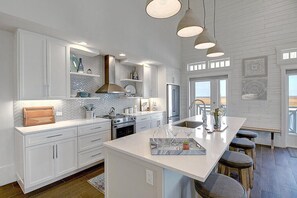 Fridge, microwave, oven, stovetop - Luxe Townhome@Cinnamon Shore w/ Easy Access to Resort-Like Amenities! (Port Aransas)