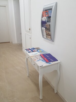 Interior entrance - Trieste Center Rooms & Apartments (Trieste)