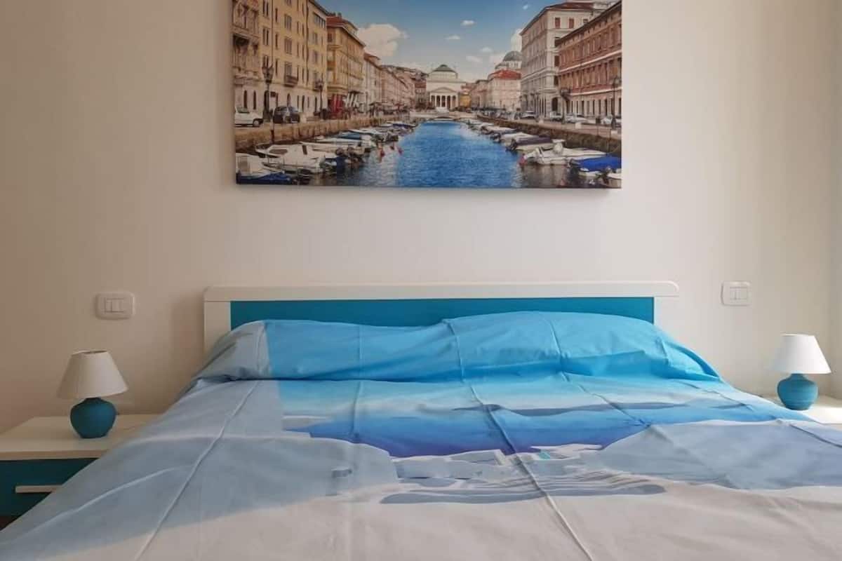 2 bedrooms, premium bedding, down comforters, minibar