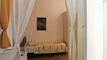 Apartment (Ginestre) | 2 Schlafzimmer, hochwertige Bettwaren, Daunenbettdecken, Minibar