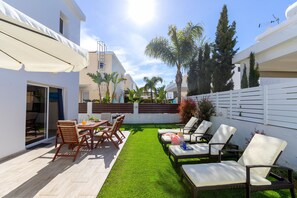 Outdoor dining - Protaras Villa Galleria Sunset (Protaras)