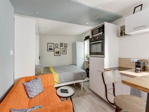 Fer et planche Ă repasser, draps fournis