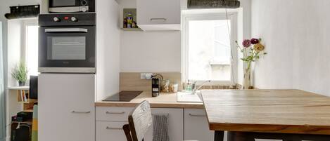 Réfrigérateur, micro-ondes, four, lave-vaisselle