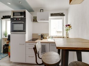 Kühlschrank, Mikrowelle, Ofen, Geschirrspüler
