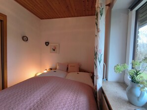2 Schlafzimmer, Reisekinderbett, WLAN
