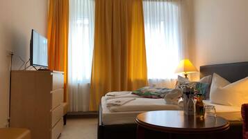 1 bedroom, desk, WiFi, bed sheets