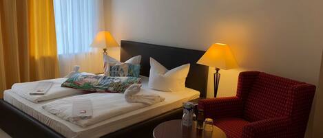 1 sovrum, skrivbord, wi-fi och sängkläder