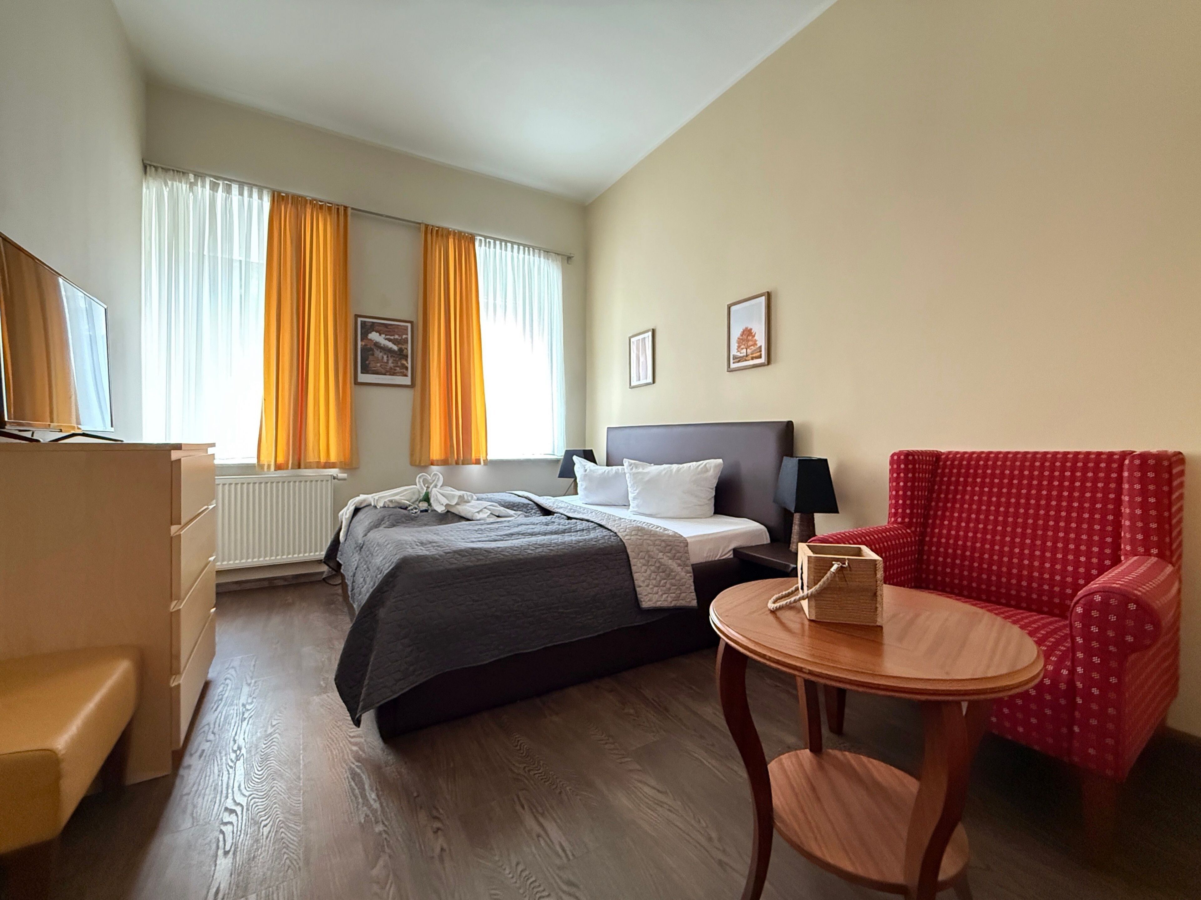 1 chambre, bureau, Wi-Fi, draps fournis