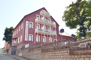 Esterni