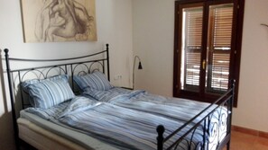 1 bedroom, in-room safe, iron/ironing board, WiFi