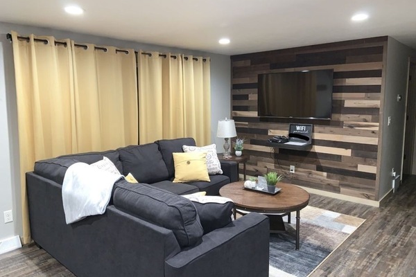 Una Smart TV, un reproductor estéreo