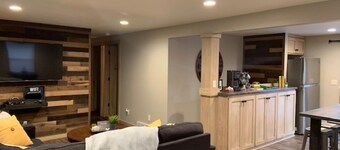  Touchdown!! Updated 5-Star Home w/Party Garage & Fabulous Lambeau Field Views! 