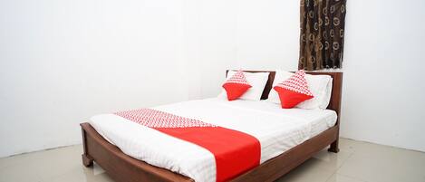 Standard-Doppelzimmer | Schreibtisch, kostenloses WLAN, Bettwäsche