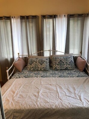 3 Schlafzimmer, Schreibtisch, BĂŒgeleisen/BĂŒgelbrett, WLAN