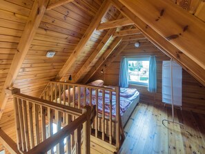 2 bedrooms, desk, travel crib, WiFi