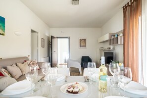 Smart TV - La Maison De Provence - 200 meters from the beach - Parking space - WIFI (Palermo)