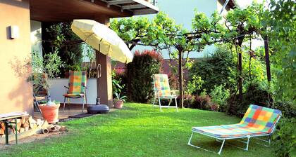 Komfortable Ferienwohnung mit separatem Eingang & Freisitz &Radgarage a.d. Mosel