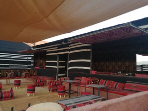 Tägliches inbegriffenes einheimisches Frühstück