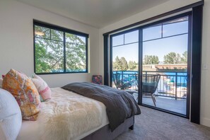 2 habitaciones, tabla de planchar con plancha y cuna de viaje 