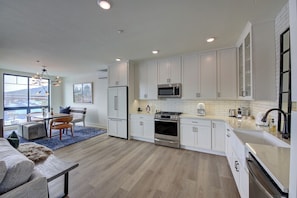 Fridge, microwave, oven, stovetop - Waterfront Loft in the Heart of Sandpoint (Sandpoint)