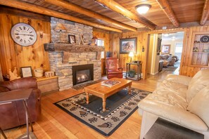 TV, fireplace, stereo - Large Group McCall Cabin with Outdoor Fireplace (McCall)
