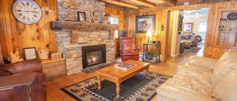 TV, fireplace, stereo