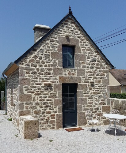 Charming authentic gîte for 2, between Barfleur and St Vaast 