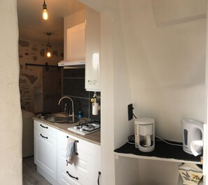 Fridge, microwave, stovetop, coffee/tea maker - CHARMING STUDIO 15mn sea (Capestang)