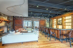 Interior - Dog-Friendly Luxury Residence With High-End Amenities (Telluride)