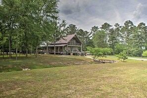 Exterior - Guntersville Cabin w/ Fire Pit & Covered Porch (Guntersville)