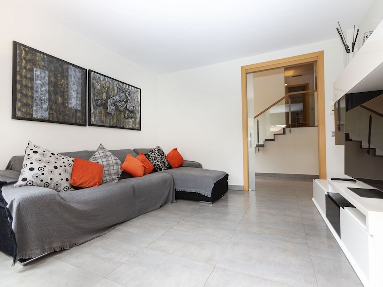 Estupenda Casa De Vacaciones Privada Para 7 Personas Con Wifi, Piscina Privada, A/c, Tv Y Patio - Olot
