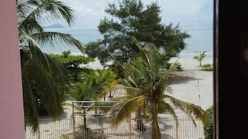 King room | 1 bedroom, individually decorated, individually furnished, soundproofing