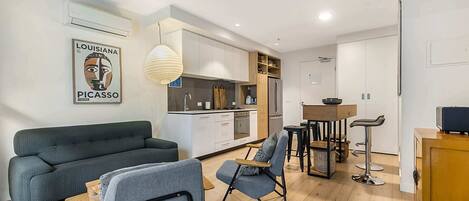 Televisión, oficina