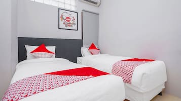 Deluxe Twin Room | Desk, free WiFi, bed sheets