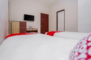 华丽双床房 | 办公桌、免费 WiFi、床单