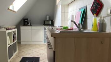 Fridge, microwave, oven, coffee/tea maker