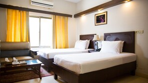 Standard Twin Room | Living area - Doves Inn Hotel Branch-1 (Lahore)