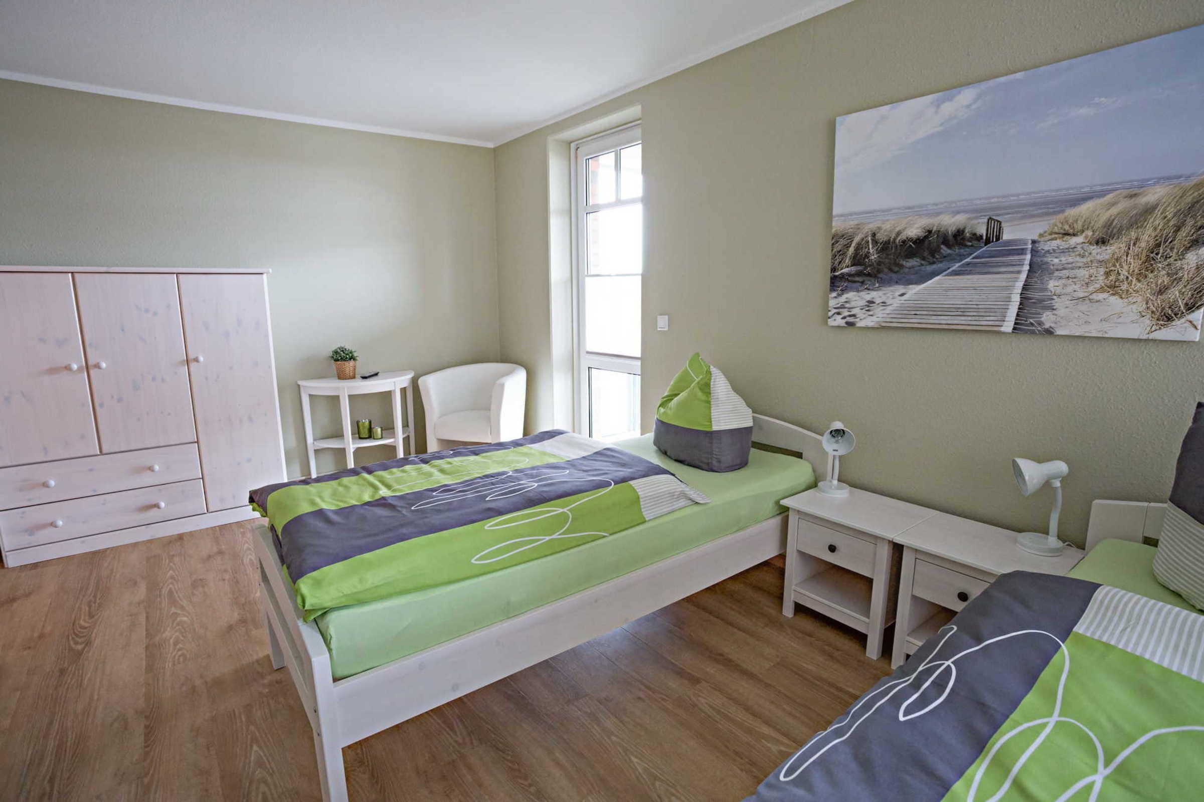 3 Schlafzimmer, Schreibtisch, Reisekinderbett, WLAN