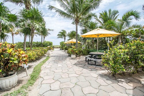 Ready for`SUPERBOWL`.  This resort is the place to be.  Directly on the ocean